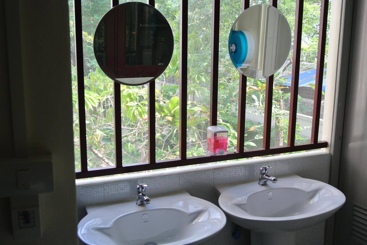 On Nut Hostel Ban Khlong Nang Li Luaran gambar